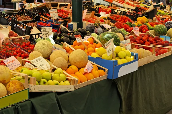 Banca do mercado de frutas — Fotografia de Stock