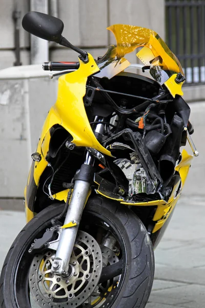 Motocicleta aplastada — Foto de Stock