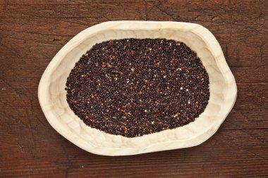 Kırmızı quinoa tahıl