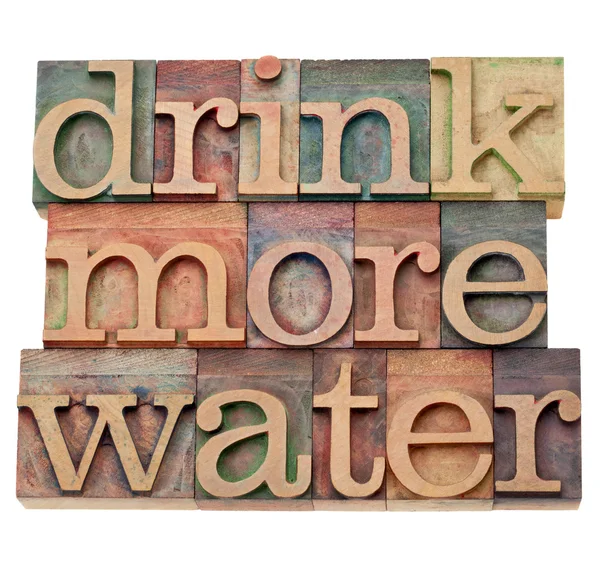 Bere più acqua — Foto Stock