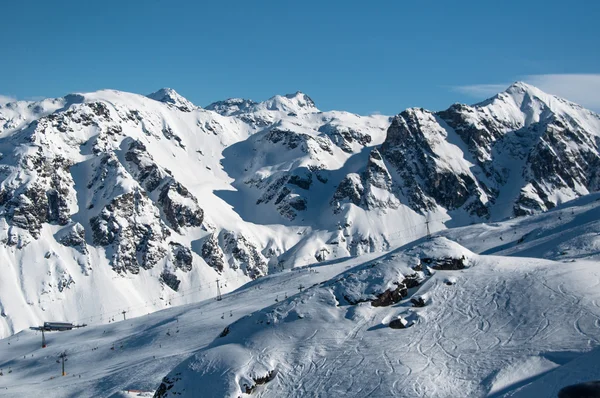 Χειμώνα όμορφη πανοραμική θέα στο βουνό — Φωτογραφία Αρχείου