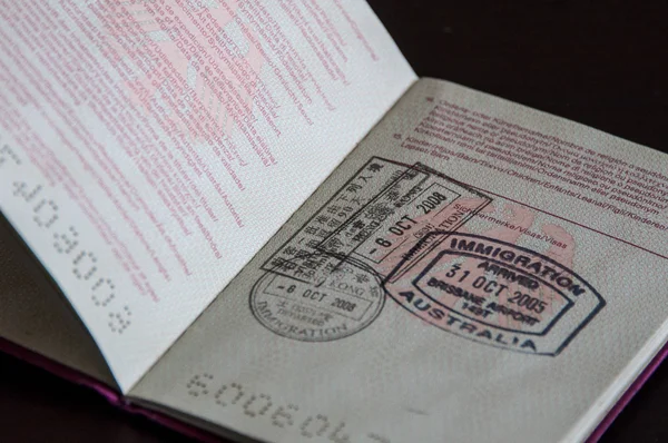 Passaporte com carimbos — Fotografia de Stock