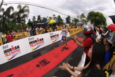 Ironman Filipinler maraton yarışı bitirmek çalıştırmak