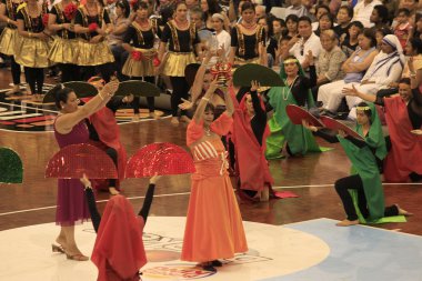 filipino Katolik adanmışlar sinulog dans