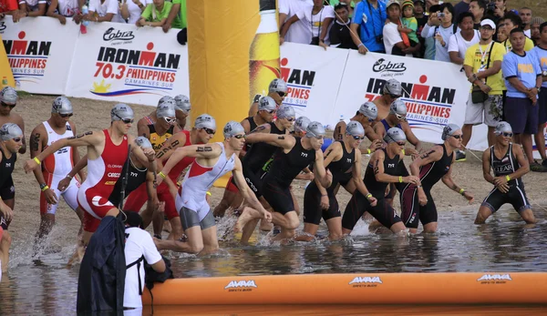Ironman Philippines swimming race start — Stock Photo, Image
