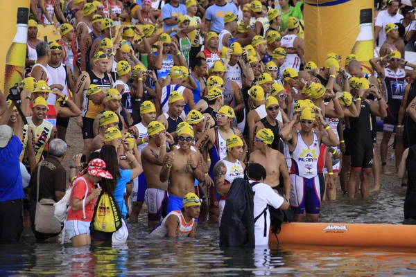 Ironman Φιλιππίνες κολύμπι αγώνας ξεκινήσει — Φωτογραφία Αρχείου