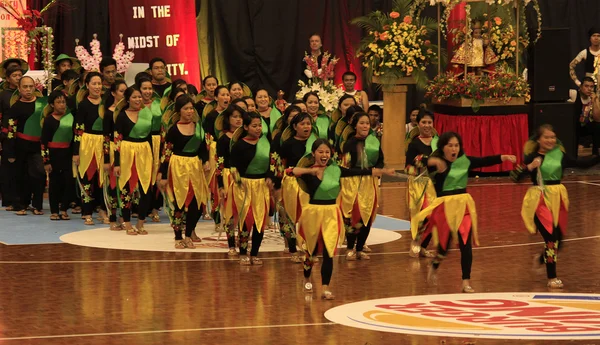 Філіппінська-католицьких віддані Sinulog танці — стокове фото
