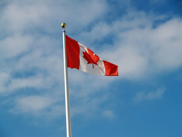 Canadian Flag Flying on Pole Against Sky — Stock Photo, Image