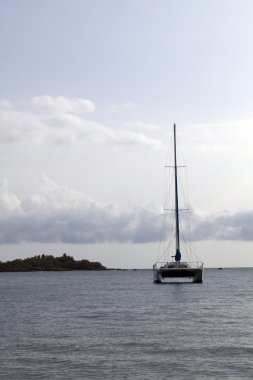 Bay çapa, katamaran yelkenli tekne