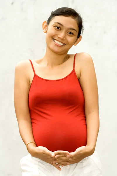 Ethnic woman and maternity — Stock Photo, Image