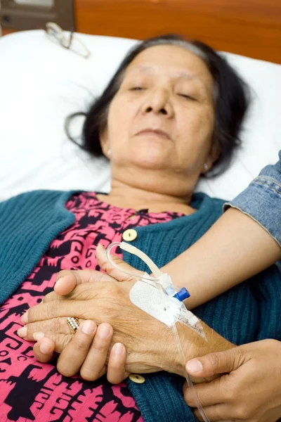 Pielęgnacja starych dziadków chorych — Zdjęcie stockowe