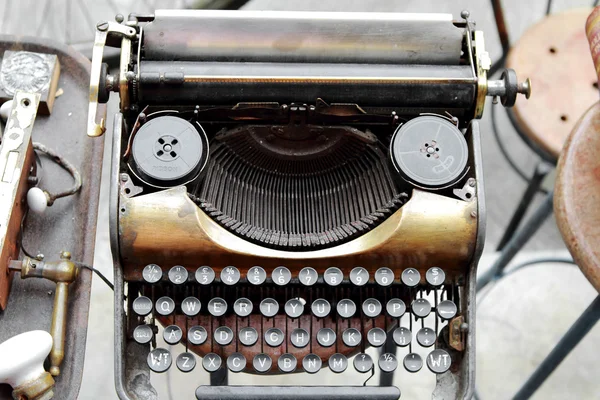 Vecchia macchina da scrivere antica — Foto Stock