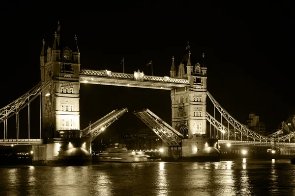 Tower bridge w Londynie — Zdjęcie stockowe