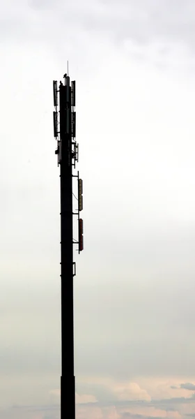 Torre de telemóvel — Fotografia de Stock