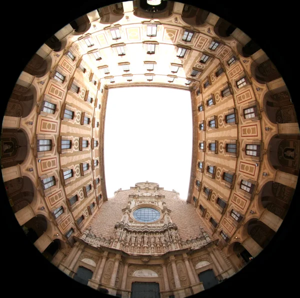 Gevel van de kathedraal in montserrat — Stockfoto