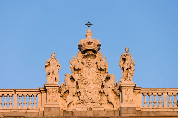 Královský palác v Madridu architektonické detaily — Stock fotografie