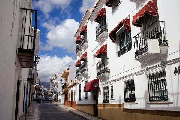 Nerja şehirdeki daire ev — Stok fotoğraf