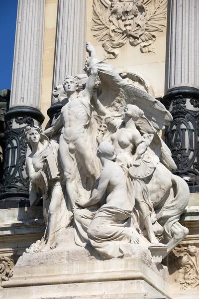 Madrid'da el progreso heykeli — Stok fotoğraf