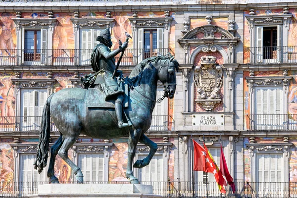 Király Iii. Fülöp: Plaza Mayor szobra — Stock Fotó