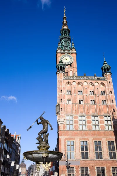 Câmara Municipal e Fonte de Neptuno em Gdansk — Fotografia de Stock