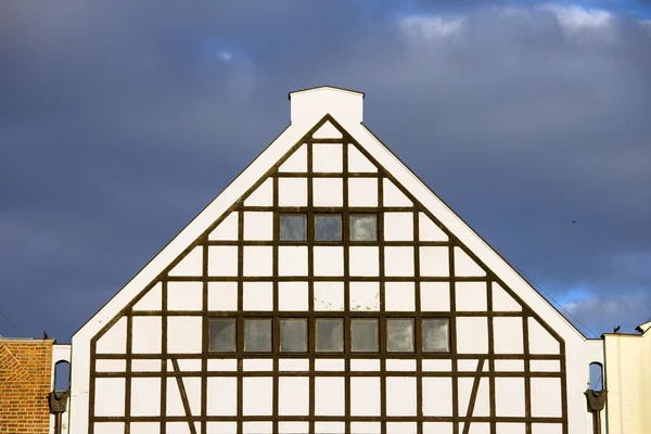 Triangular Top of a Building — Stock Photo, Image