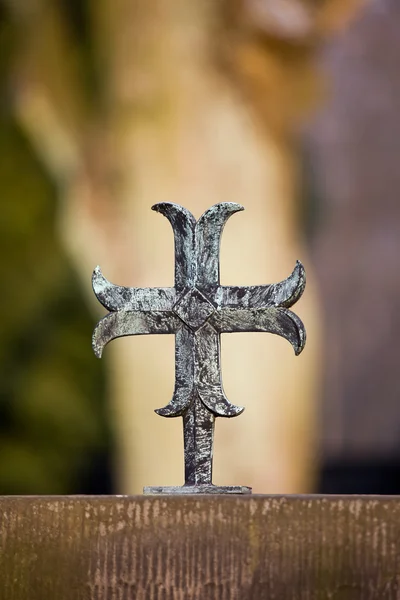 Croix en métal simple — Photo