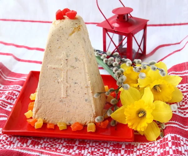 Πασχαλιάτικη πίτα παραδοσιακή ρωσική πηγμένο γάλα για τυρί — Φωτογραφία Αρχείου