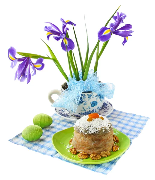 Пасхальный торт и яйца — стоковое фото