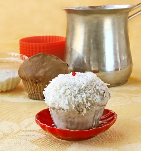 Decoración crema cupcake y afeitado de coco —  Fotos de Stock