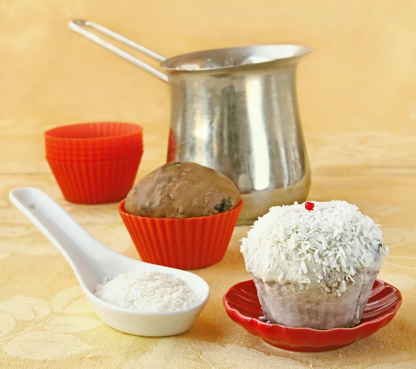 Dekoration Cupcake Creme und Kokosrasur — Stockfoto