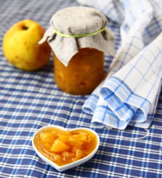 Love to the quince jam — Stock Photo, Image