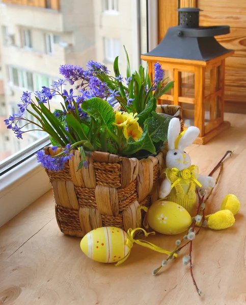 Wielkanoc zdobienia z balkonem — Zdjęcie stockowe