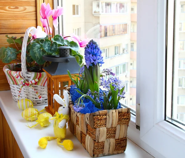 Wielkanoc zdobienia z balkonem — Zdjęcie stockowe