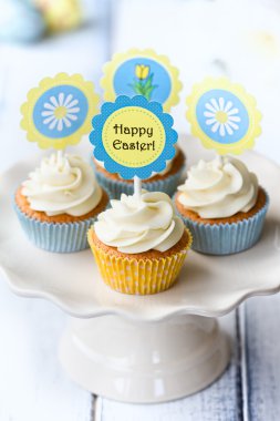 Easter cupcakes clipart