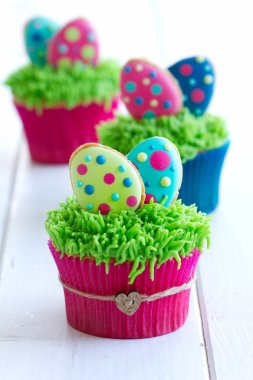 Easter cupcakes clipart