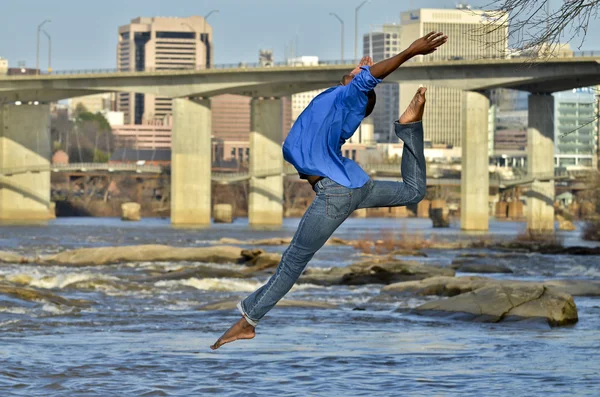 African American dancer on the James River Richmond. — Stock Photo, Image