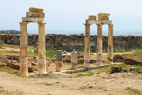 Pamukkale. Törökország. Hierapolisz ősi város romjai — Stock Fotó