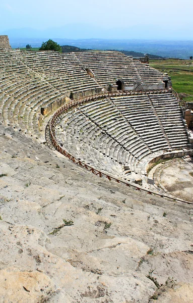 Oude amfitheater in de buurt van pamukkale in Hiërapolis, Turkije — Stockfoto
