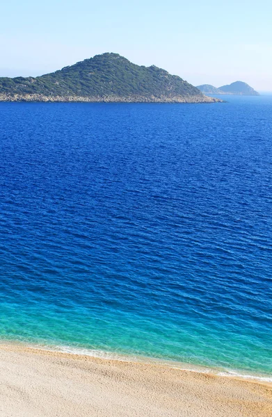 Praia solitária, costa mediterrânea, Turquia — Fotografia de Stock