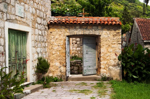 Stare drzwi, Czarnogóra — Zdjęcie stockowe