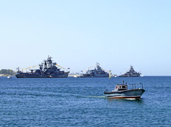 ロシアの軍艦とボート — ストック写真