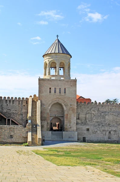 Mtsheta, Gürcistan'ın svetitskhoveli Katedrali'nin çan kulesi — Stok fotoğraf