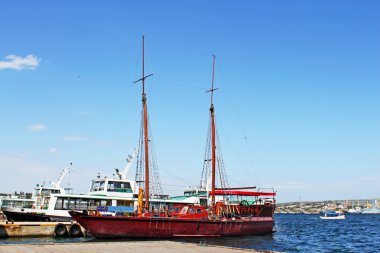 Sivastopol, Kırım, Ukrayna turist için ahşap yat