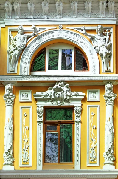 오래 된 노란 오데사, 우크라이나 건물 — 스톡 사진