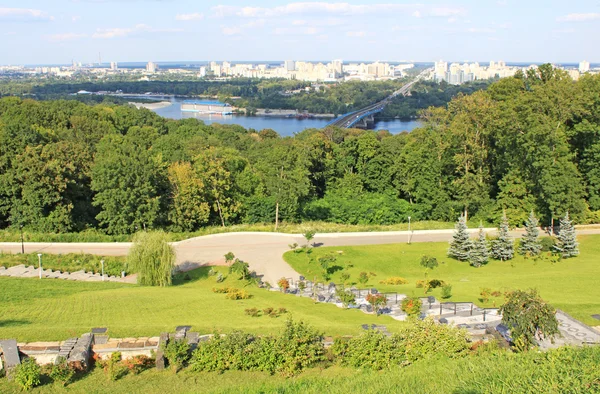 Parco e panorama di Kiev, Ucraina — Foto Stock