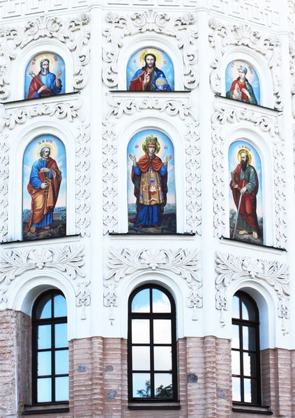 Parte de la iglesia de Pechersk Lavra. Santuario de Ucrania . — Foto de Stock