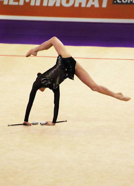 Анна Ризатдинова (Украина) выступает на Кубке Дерюгиной
