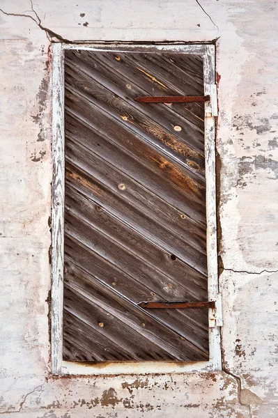 Oude verweerde deur — Stockfoto