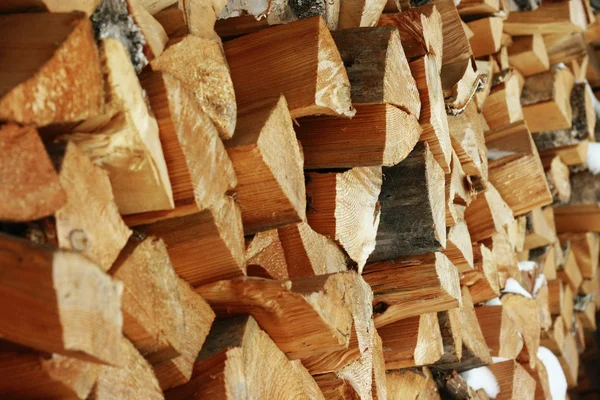 Стопка дров — стоковое фото