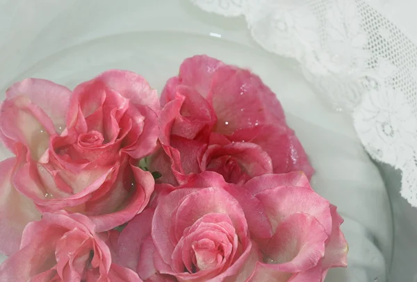 Agua de rosas —  Fotos de Stock